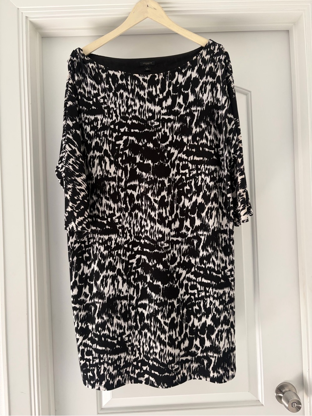 Ann Taylor Black and White Abstract Print Shift Dress Large